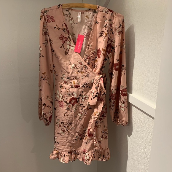 Dresses & Skirts - Pink Flower Print Dress